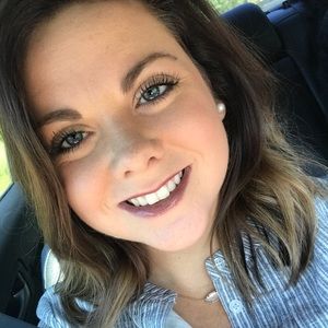 Meet your Posher, Hillary